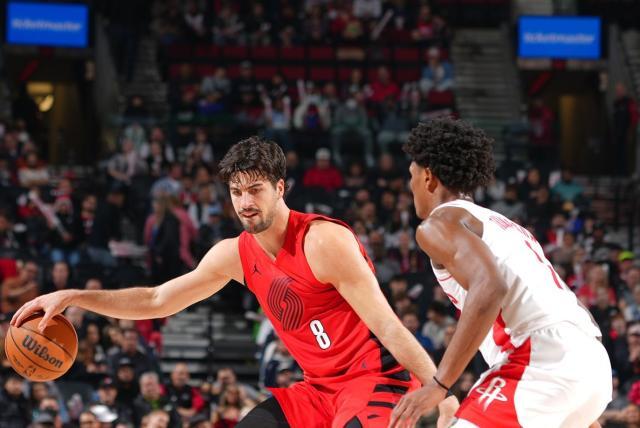 云开体育app下载-化身巨人杀手！开拓者双杀火箭：杜兰特破防摔水瓶